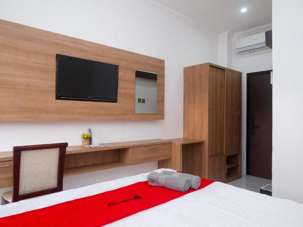 RedDoorz near Sleman City Hall Yogyakarta : photo 8 de la chambre chambre deluxe