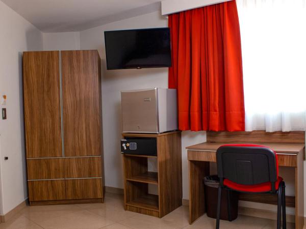 La Casa del Reloj - Zona de Hospitales : photo 8 de la chambre chambre lits jumeaux