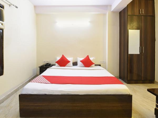OYO Club Residency Near Tdi Mall : photo 3 de la chambre petite chambre double