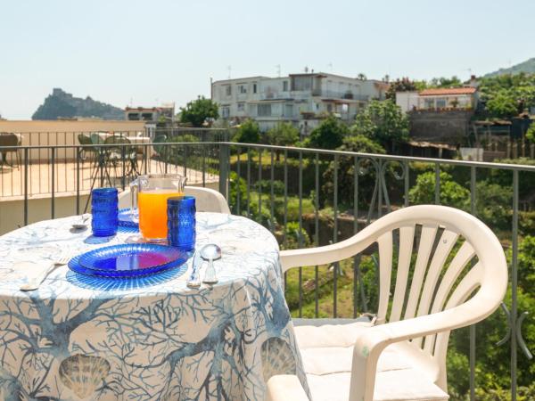 Villa dei Sogni - Aparthotel Ischia Ponte : photo 8 de la chambre appartement standard