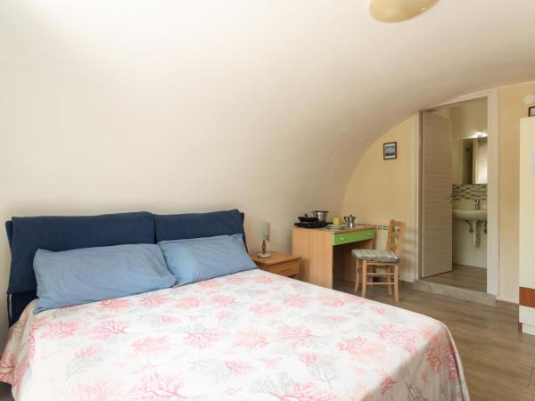 Villa dei Sogni - Aparthotel Ischia Ponte : photo 1 de la chambre chambre double ou lits jumeaux