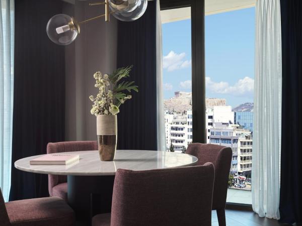 Grand Hyatt Athens : photo 5 de la chambre suite d’angle lit king-size