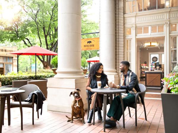 The Georgian Terrace : photo 1 de la chambre chambre premier de luxe avec 2 lits doubles