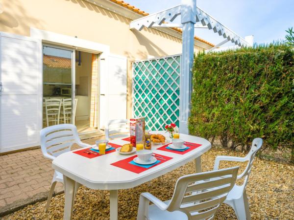 Lagrange Vacances Le Scarlett et Les Soleillades : photo 8 de la chambre appartement 1 chambre (4 adultes)