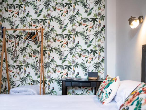 Hotel Le Port Neuf : photo 5 de la chambre chambre double standard