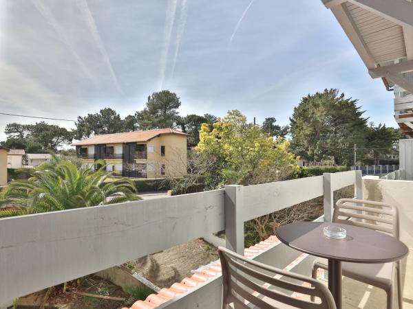 Hotel du Cap : photo 4 de la chambre grande chambre familiale avec balcon - vue sur jardin