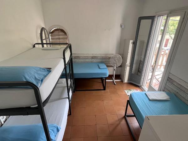 Can Cocollona : photo 1 de la chambre lit dans dortoir pour femmes de 6 lits