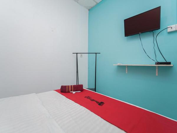 RedDoorz at MN One Residence : photo 4 de la chambre chambre double standard