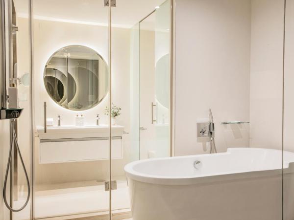 Palacio de los Duques Gran Meliá - The Leading Hotels of the World : photo 6 de la chambre chambre double ou lits jumeaux premium