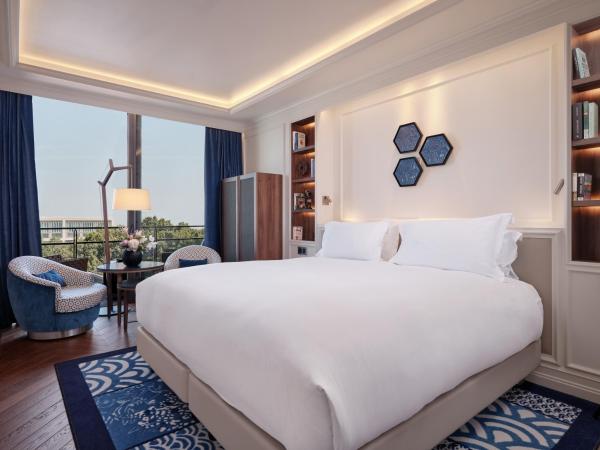 Sofitel Barcelona Skipper : photo 3 de la chambre chambre lits jumeaux de luxe avec balcon - vue sur jardin