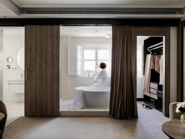 Palacio de los Duques Gran Meliá - The Leading Hotels of the World : photo 4 de la chambre suite 1 chambre red level