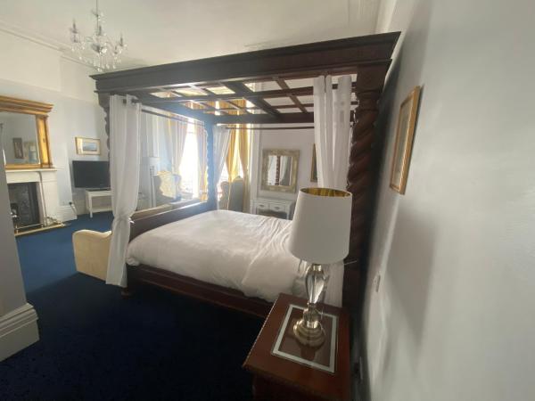 Blue Sky Guest House : photo 2 de la chambre chambre lit king-size