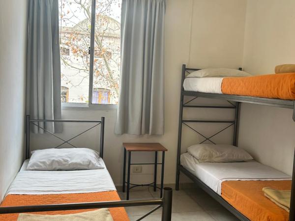 Reina Madre Hostel : photo 2 de la chambre lit simple dans dortoir de 4 lits