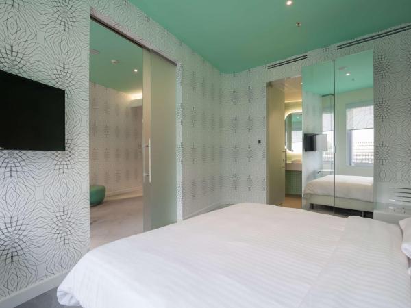 Park Inn by Radisson Amsterdam City West : photo 6 de la chambre suite