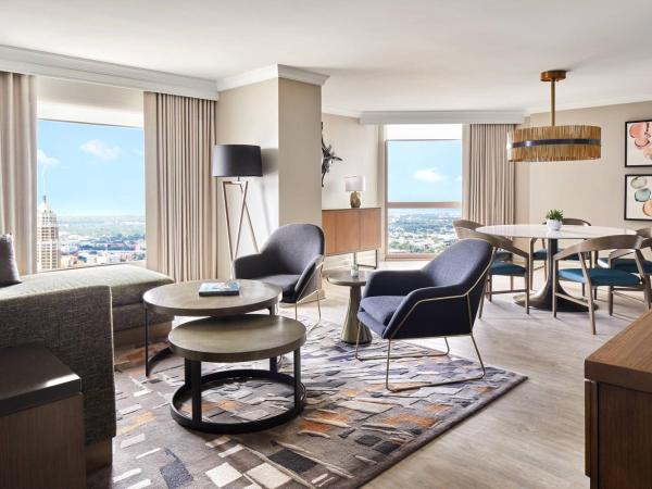 San Antonio Marriott Rivercenter on the River Walk : photo 2 de la chambre one-bedroom commander king suite