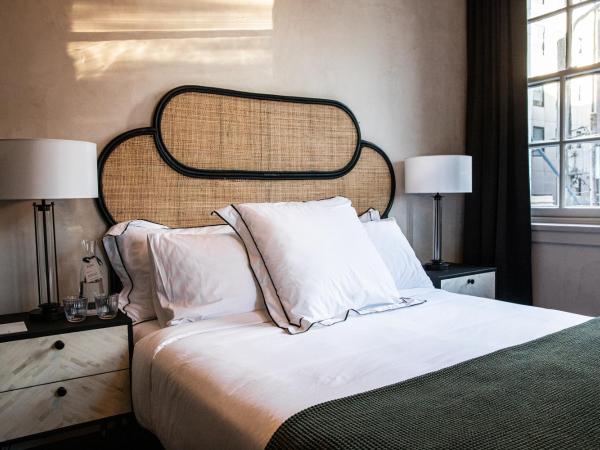 The Strand Hotel : photo 2 de la chambre petite +