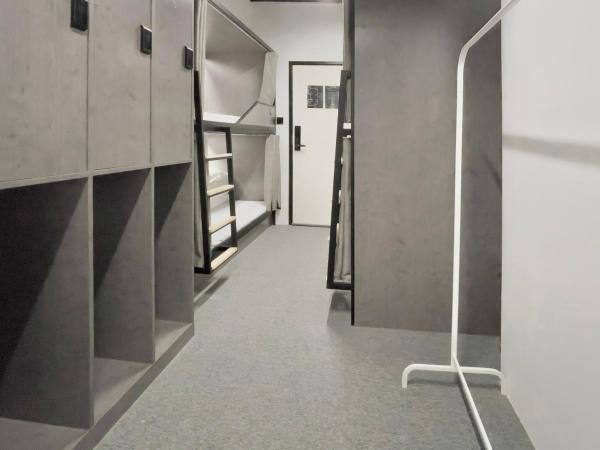 Sifang Space Hostel Xi'an - Xi'an TIYUCHANG metro station Line2 : photo 4 de la chambre lit dans dortoir pour hommes de 4 lits