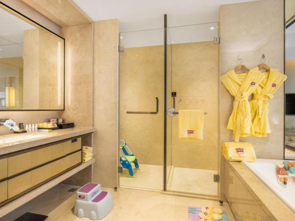 Chengdu Marriott Hotel Financial Centre : photo 10 de la chambre family room with two twin beds and twin towers view