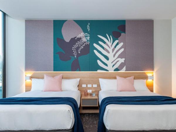 Crowne Plaza Adelaide, an IHG Hotel : photo 6 de la chambre 2 double beds premium adelaide hill view