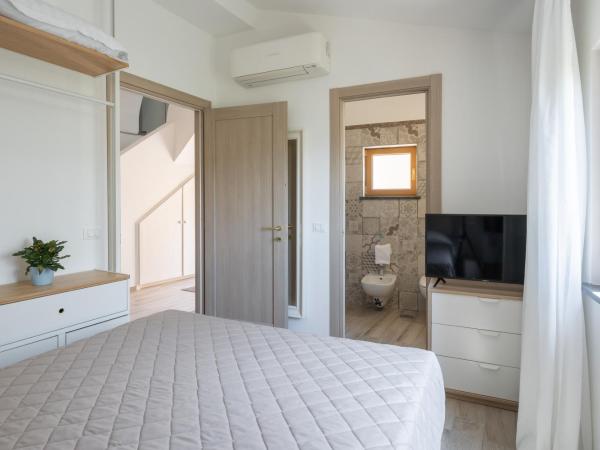 Casale del Nonno : photo 5 de la chambre chambre double - vue sur jardin