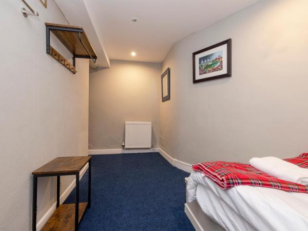 New Town Rooms - Basement Hostel : photo 3 de la chambre single room with shower with no window