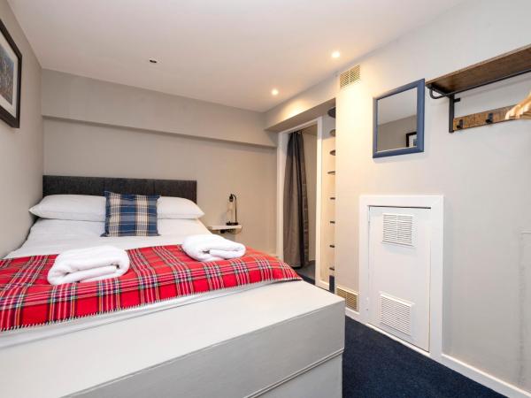 New Town Rooms - Basement Hostel : photo 1 de la chambre double room with shower with no window