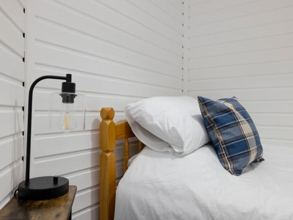 New Town Rooms - Basement Hostel : photo 5 de la chambre single room with shower with no window