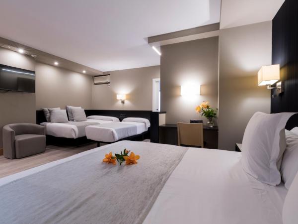 Hotel Plaza : photo 6 de la chambre chambre familiale