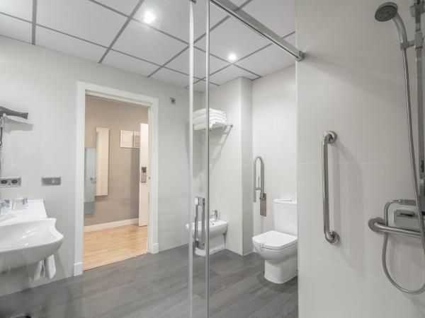 Hotel Monte Puertatierra : photo 8 de la chambre chambre lits jumeaux avec lit d’appoint - 301