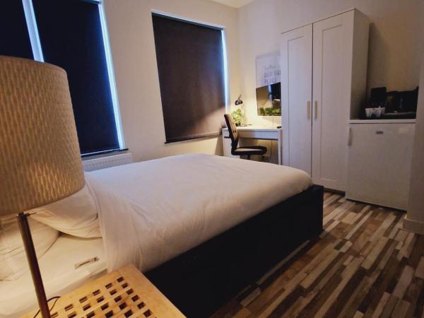 ROOM303 : photo 2 de la chambre chambre double avec toilettes communes