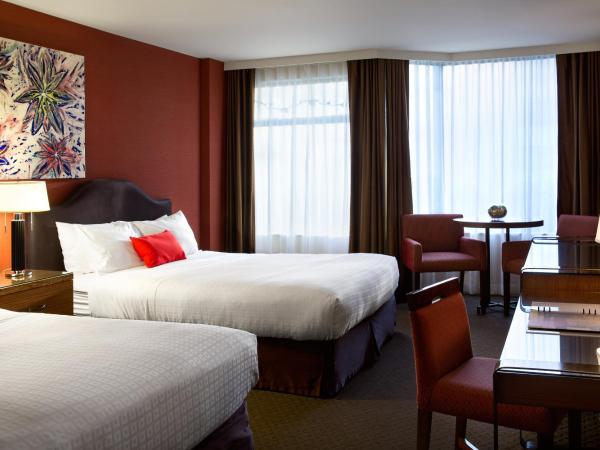The Listel Hotel Vancouver : photo 4 de la chambre hébergement art moderne avec 2 lits queen-size