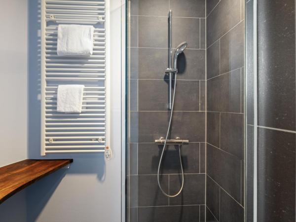 numa I Boxer Rooms and Apartments : photo 10 de la chambre large studio with kitchenette and balcony