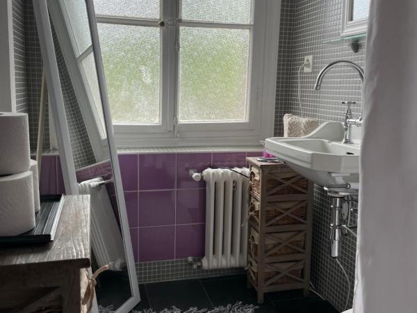 Le Chalet d'Ouchy : photo 10 de la chambre chambre double avec baignoire