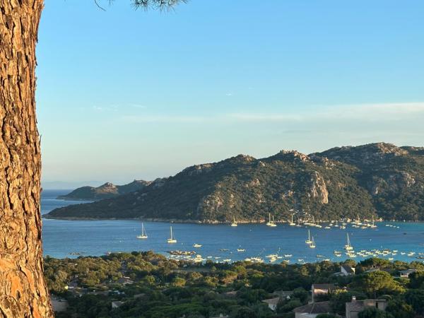 Résidence Marina Di Santa Giulia : photo 9 de la chambre maison 4 chambres avec 3 salles de bains - vue panoramique sur mer - casa u mulinu