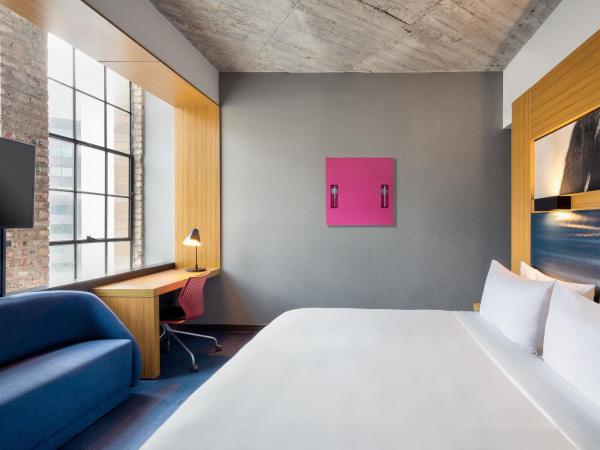 Aloft Dallas Downtown : photo 1 de la chambre chambre lit king-size aloft