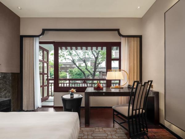 Pan Pacific Suzhou : photo 5 de la chambre hébergement premier lit king-size avec balcon