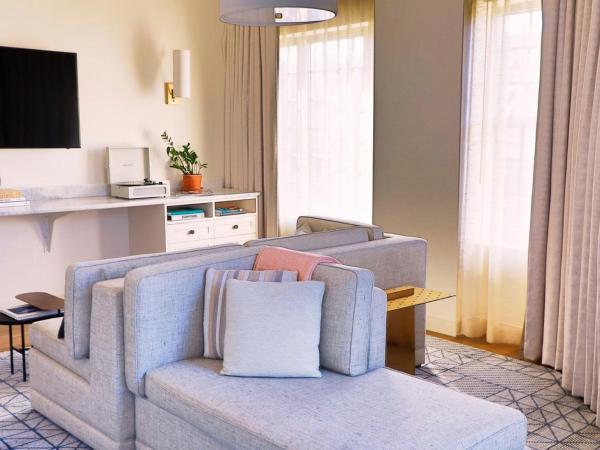 The Alida, Savannah, a Tribute Portfolio Hotel : photo 4 de la chambre suite lit king-size designer