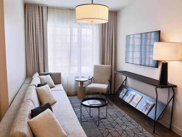 The Alida, Savannah, a Tribute Portfolio Hotel : photo 4 de la chambre suite 1 chambre lit king-size