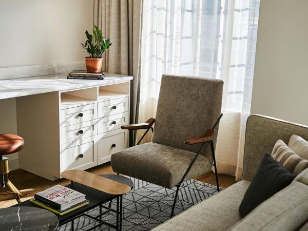 The Alida, Savannah, a Tribute Portfolio Hotel : photo 7 de la chambre suite lit king-size designer