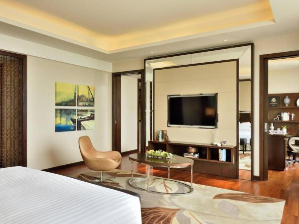Kochi Marriott Hotel : photo 4 de la chambre vice presidential suite, executive lounge access, 1 king
