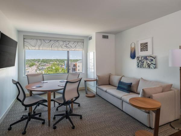 Element Colorado Springs Downtown : photo 1 de la chambre suite lit king-size exécutive