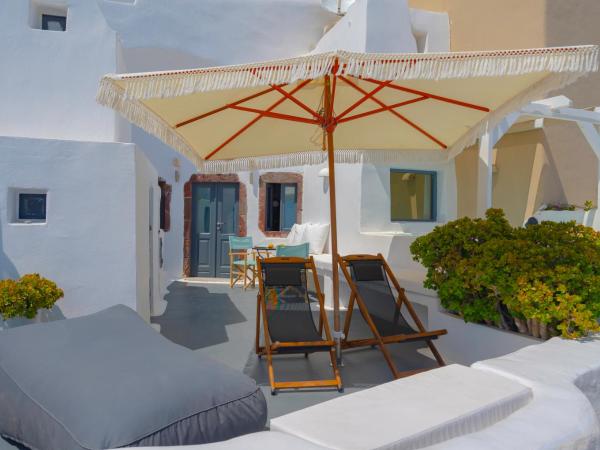 Sophia Oia View : photo 6 de la chambre sophoia - suite troglodyte avec petite piscine extérieure - vue sur caldeira