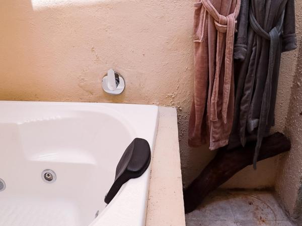 Real Santuario : photo 5 de la chambre suite deluxe avec baignoire spa