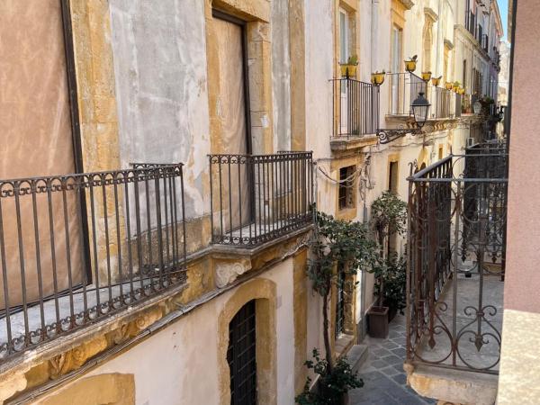 Hotel Ortigia Royal Suite : photo 10 de la chambre suite avec terrasse