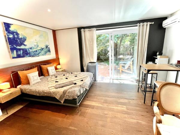 K.N.C.1601 : photo 1 de la chambre chambre double avec terrasse