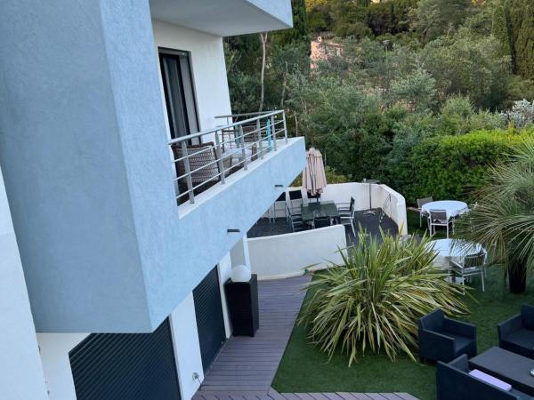 Villa Louancelie B&B : photo 4 de la chambre chambre double deluxe avec balcon - vue sur mer