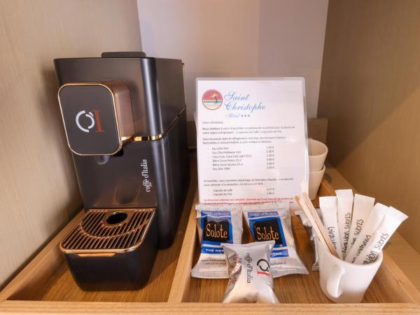 Hotel Saint Christophe : photo 8 de la chambre chambre double supérieure - vue sur jardin