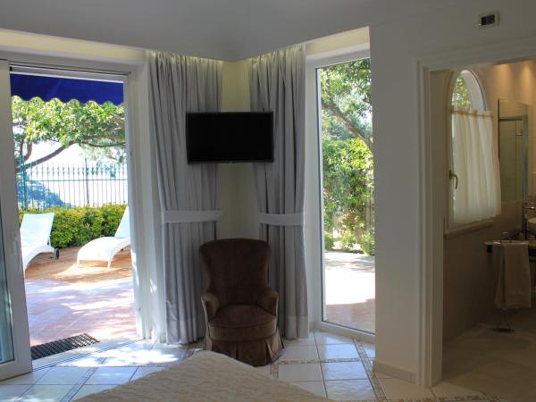 Villa Marinella : photo 6 de la chambre chambre double supérieure avec bain à remous