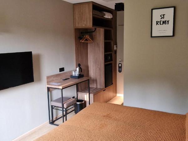 Hôtel l'Amandière : photo 5 de la chambre chambre familiale