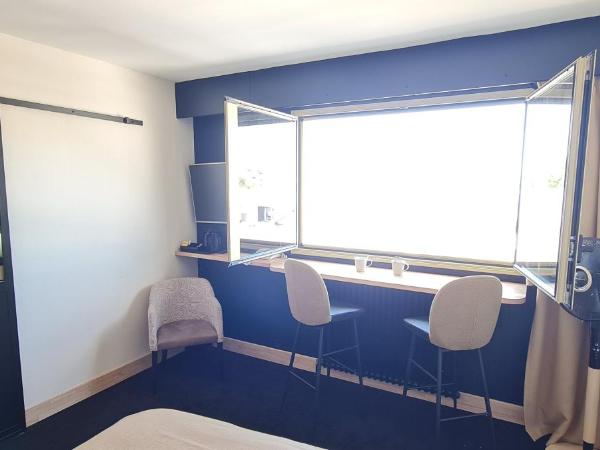 Hôtel Les Brises : photo 5 de la chambre chambre design - vue partielle sur côte